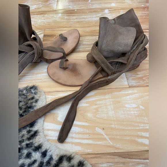 Free people sandals tan genuine leather size 40 worn 10 times - Picture 5 of 5